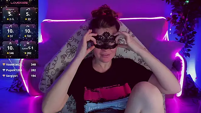 Snapshot of Sexy-Housewife chatting on 21, 1, 2025 Sexy-Housewife online show from 21, 1, 2025