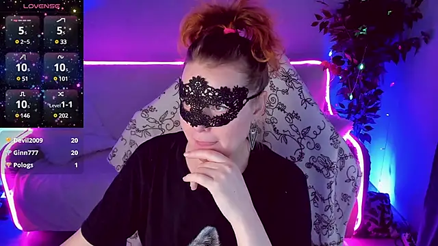 Snapshot of Sexy-Housewife chatting on 6, 2, 2025 Sexy-Housewife online show from 6, 2, 2025