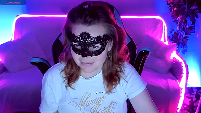 Snapshot of Sexy-Housewife chatting on 13, 9, 2025 Sexy-Housewife online show from 13, 9, 2025