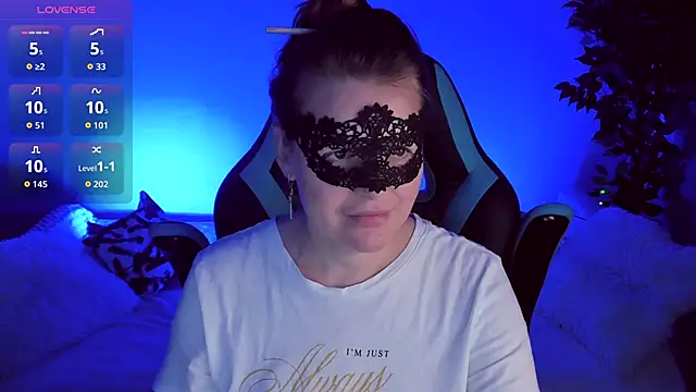 Snapshot of Sexy-Housewife chatting on 30, 9, 2025 Sexy-Housewife online show from 30, 9, 2025