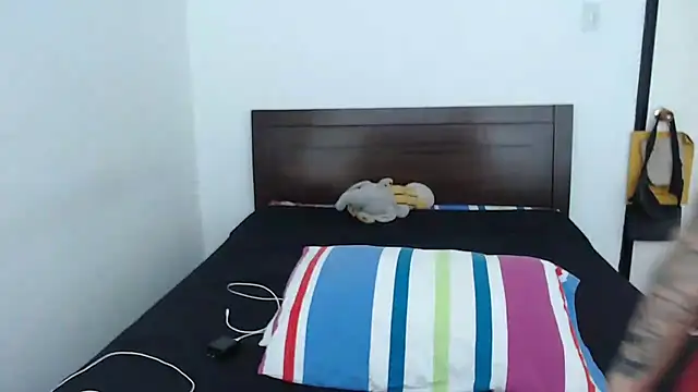 rebecca collin online show from 16, 10, 2025