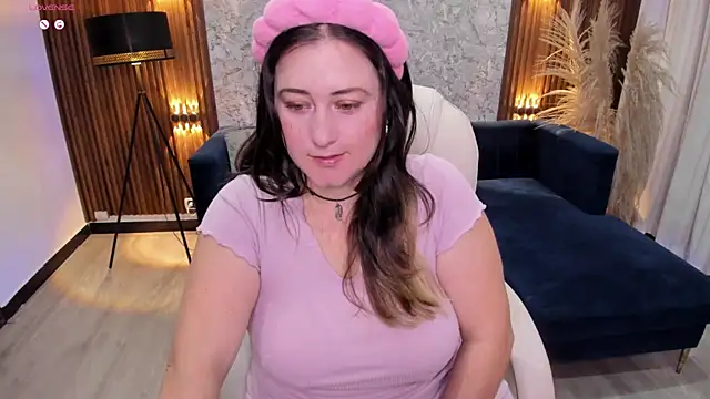 lenah smith online show from 17, 9, 2025