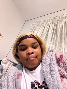 Snapshot of NaughtyKelly28 chatting on 20, 10, 2025 NaughtyKelly28 online show from 20, 10, 2025