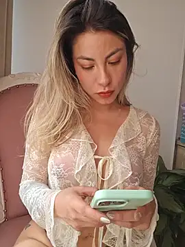 Karen San Miguel online show from 4, 2, 2025