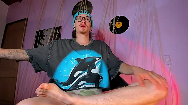 Snapshot of MrShaggy chatting on 11, 1, 2025 MrShaggy online show from 11, 1, 2025