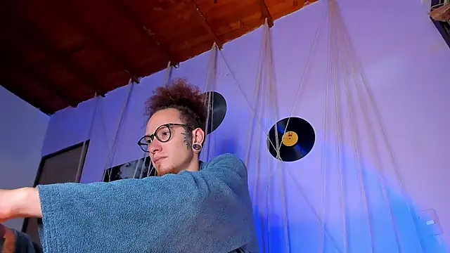 Snapshot of MrShaggy chatting on 3, 2, 2025 MrShaggy online show from 3, 2, 2025