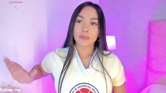 Snapshot of Cameliaa_Smiith chatting on 18, 6, 2026 Cameliaa Smiith online show from 18, 6, 2026