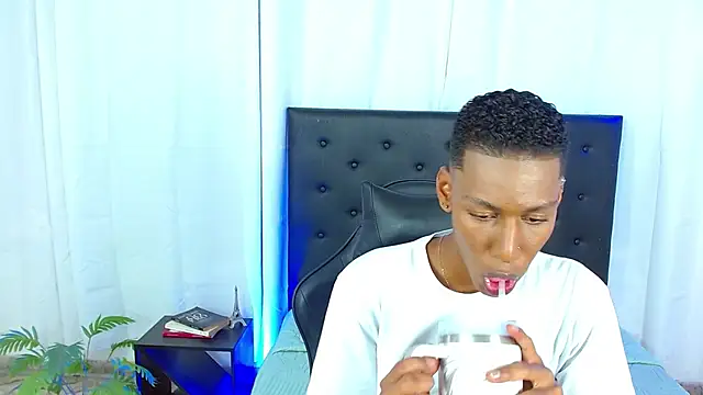 maiki18  online show from 4, 3, 2026