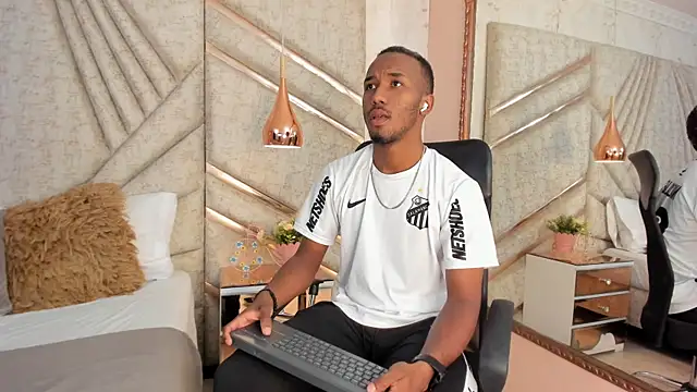 Snapshot of JamesParck chatting on 9, 1, 2025 JamesParck online show from 9, 1, 2025