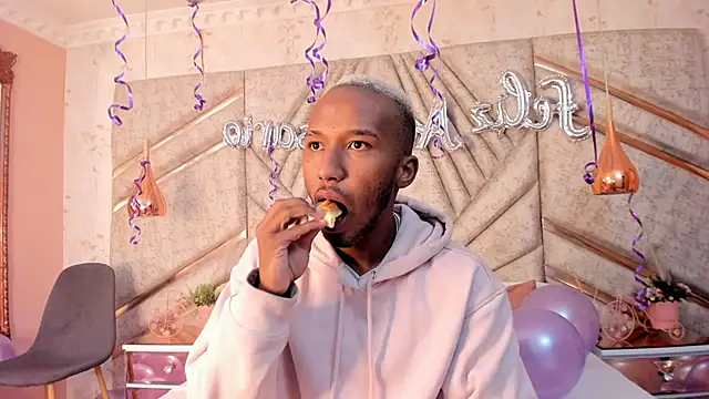 Snapshot of JamesParck chatting on 14, 2, 2025 JamesParck online show from 14, 2, 2025