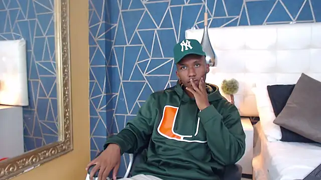 Snapshot of JamesParck chatting on 19, 2, 2025 JamesParck online show from 19, 2, 2025