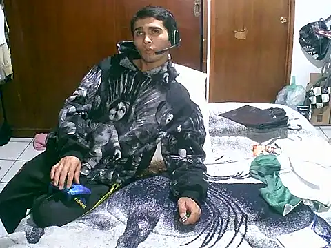 Snapshot of jperezofficial1 chatting on 9, 10, 2025 jperezofficial1 online show from 9, 10, 2025