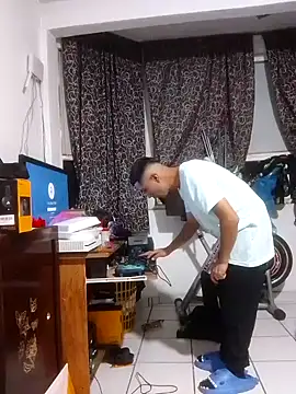 Snapshot of jperezofficial1 chatting on 12, 11, 2025 jperezofficial1 online show from 12, 11, 2025