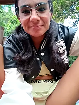 Leslly  online show from 17, 12, 2025