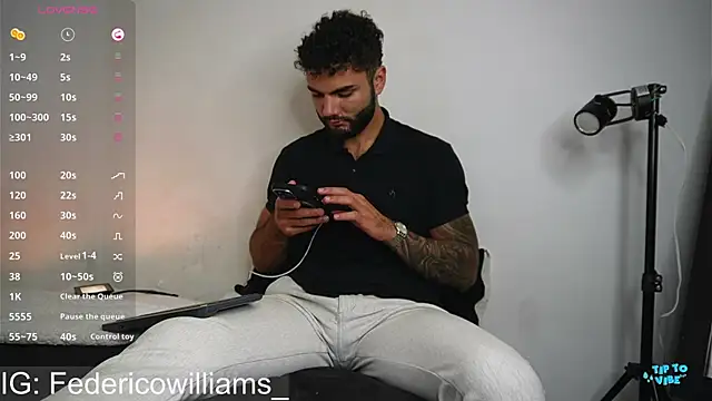 Snapshot of Derek_w chatting on 18, 1, 2025 Derek w online show from 18, 1, 2025