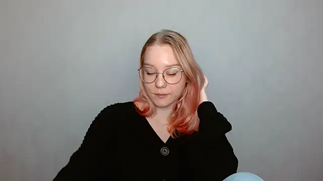 Snapshot of cindi_hot chatting on 16, 12, 2024 cindi hot online show from 16, 12, 2024