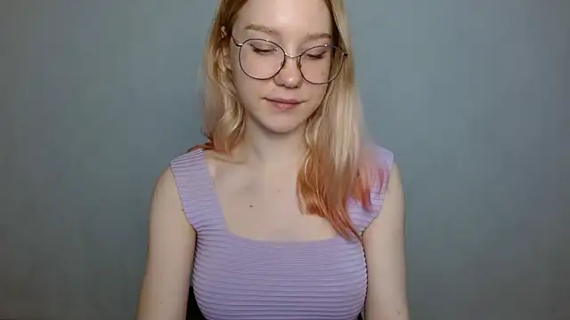 Snapshot of cindi_hot chatting on 10, 1, 2025 cindi hot online show from 10, 1, 2025