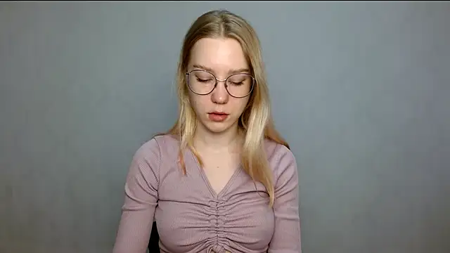 Snapshot of cindi_hot chatting on 21, 2, 2025 cindi hot online show from 21, 2, 2025