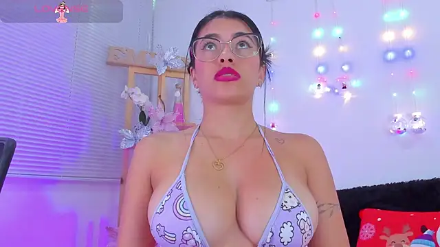 EmillySanders online show from 10, 12, 2024