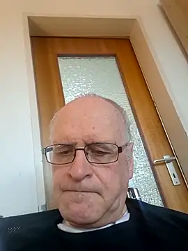 Snapshot of Milkasahne64 chatting on 12, 2, 2026 Milkasahne64 online show from 12, 2, 2026