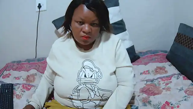 Snapshot of BBW42LL chatting on 17, 11, 2025 BBW42LL online show from 17, 11, 2025