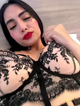 kareena basu online show from 13, 12, 2025