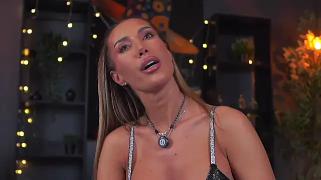 Evelyn Evyyy online show from 3, 2, 2026