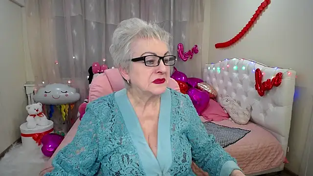 KayleSmoll online show from 2, 2, 2025