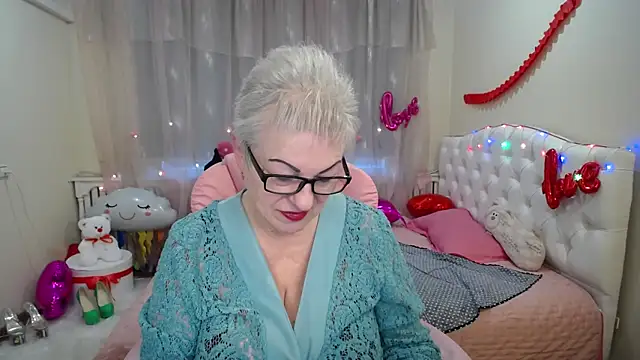 KayleSmoll online show from 8, 3, 2025