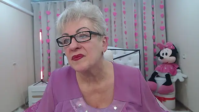 KayleSmoll online show from 7, 2, 2026