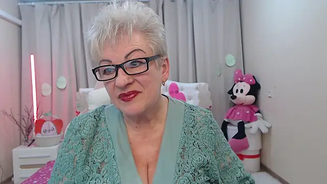 KayleSmoll online show from 11, 4, 2026