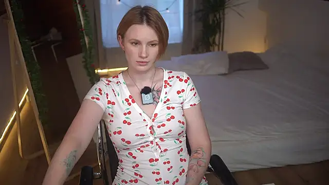 AkaneiroDemon online show from 18, 12, 2024