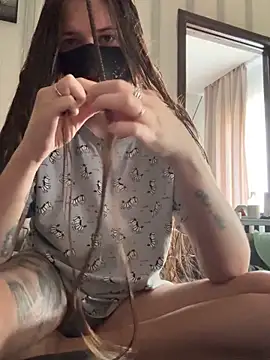 Snapshot of BlackM00n8 chatting on 17, 10, 2025 BlackM00n8 online show from 17, 10, 2025