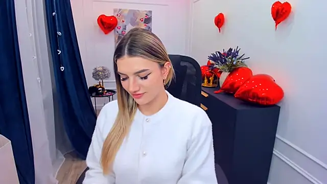 SelenaeMoore online show from 8, 2, 2026