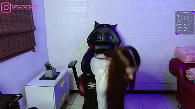 Layla castilloo online show from 5, 2, 2025