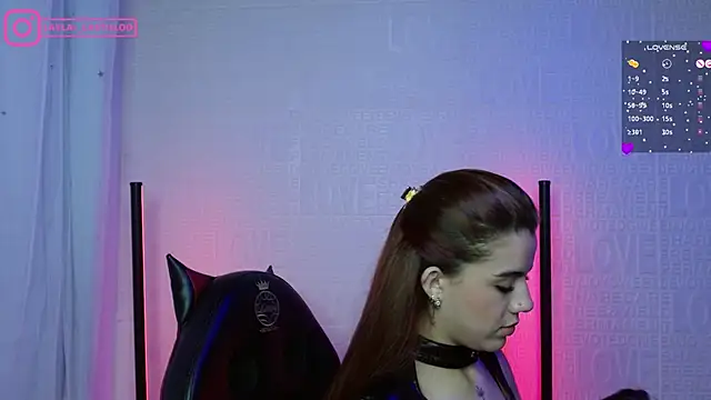 Layla castilloo online show from 6, 2, 2025