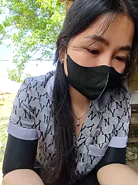 Snapshot of lyna_bl chatting on 8, 3, 2026 lyna bl online show from 8, 3, 2026