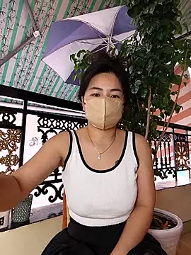 Snapshot of lyna_bl chatting on 13, 4, 2026 lyna bl online show from 13, 4, 2026