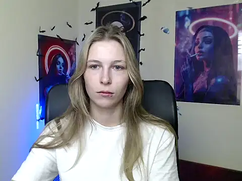Snapshot of StrangerGi chatting on 5, 6, 2026 StrangerGi online show from 5, 6, 2026