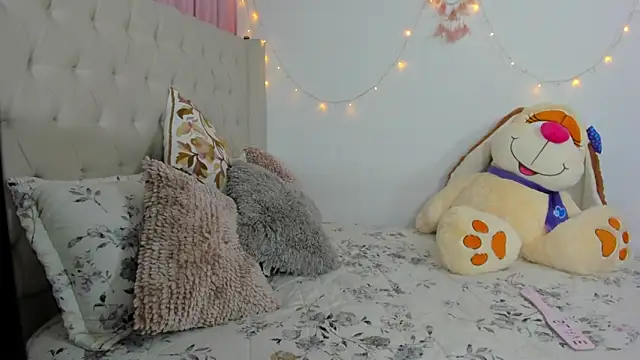 emilyharrix online show from 4, 3, 2025