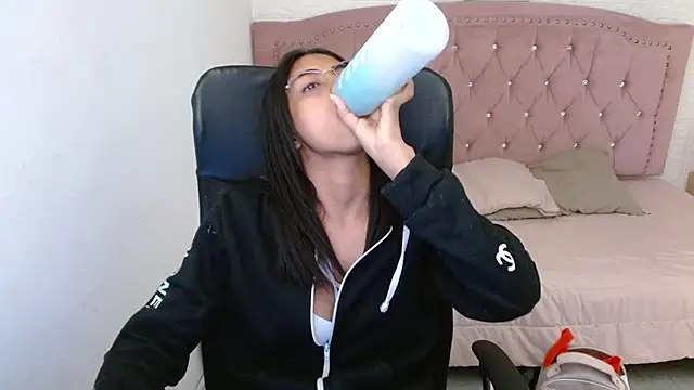 shaneelle online show from 20, 2, 2025