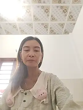 Sexy-ladyboobs20 online show from 24, 5, 2026