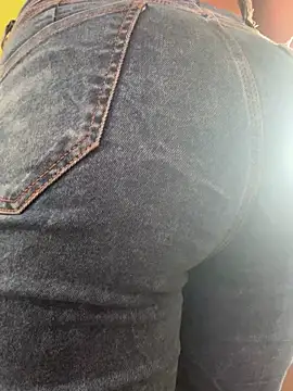 Snapshot of izanmiller2001 chatting on 22, 9, 2025 izanmiller2001 online show from 22, 9, 2025