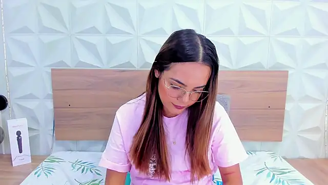 Stacey white  online show from 4, 2, 2025