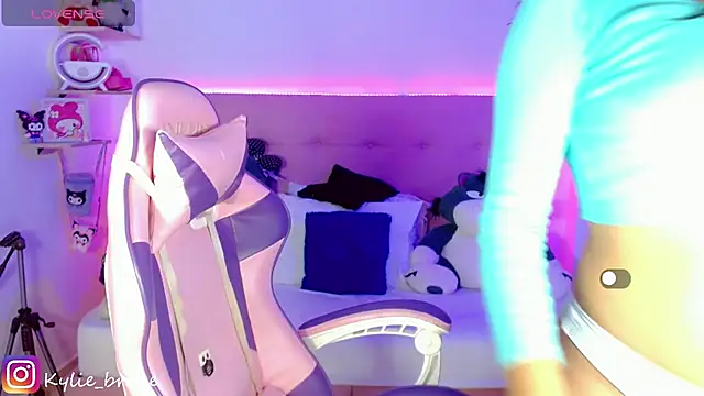 Kylie brokee online show from 28, 1, 2025