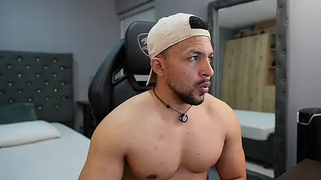 Snapshot of Martin_Logan chatting on 4, 4, 2026 Martin Logan online show from 4, 4, 2026