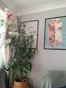 Snapshot of JulianJ50 chatting on 4, 12, 2025 JulianJ50 online show from 4, 12, 2025