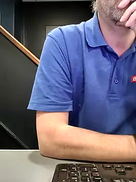 Snapshot of JulianJ50 chatting on 5, 12, 2025 JulianJ50 online show from 5, 12, 2025