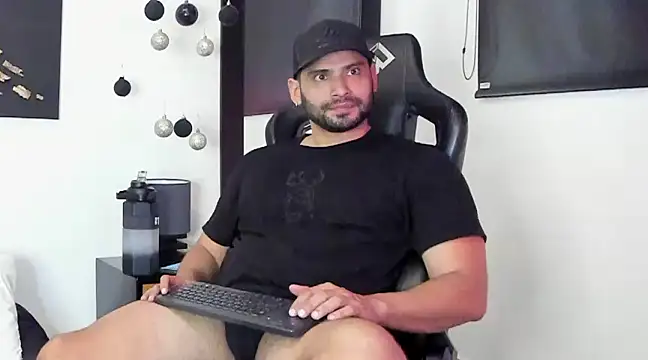 Snapshot of Dereck_vega chatting on 12, 12, 2024 Dereck vega online show from 12, 12, 2024