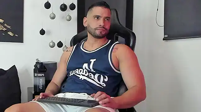 Snapshot of Dereck_vega chatting on 19, 12, 2024 Dereck vega online show from 19, 12, 2024